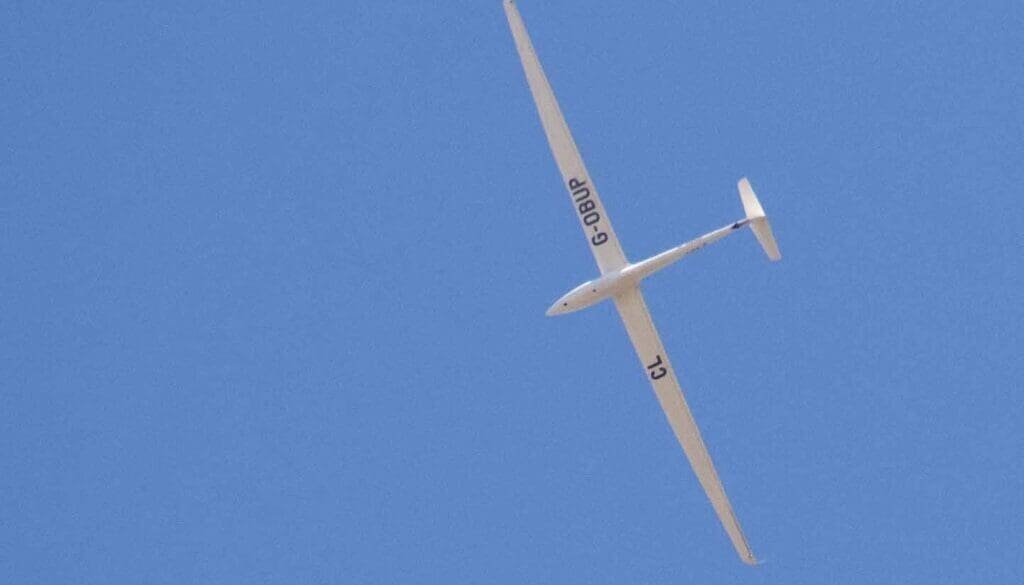 1 G-OBUP DG Flugzeugbau DG-808C